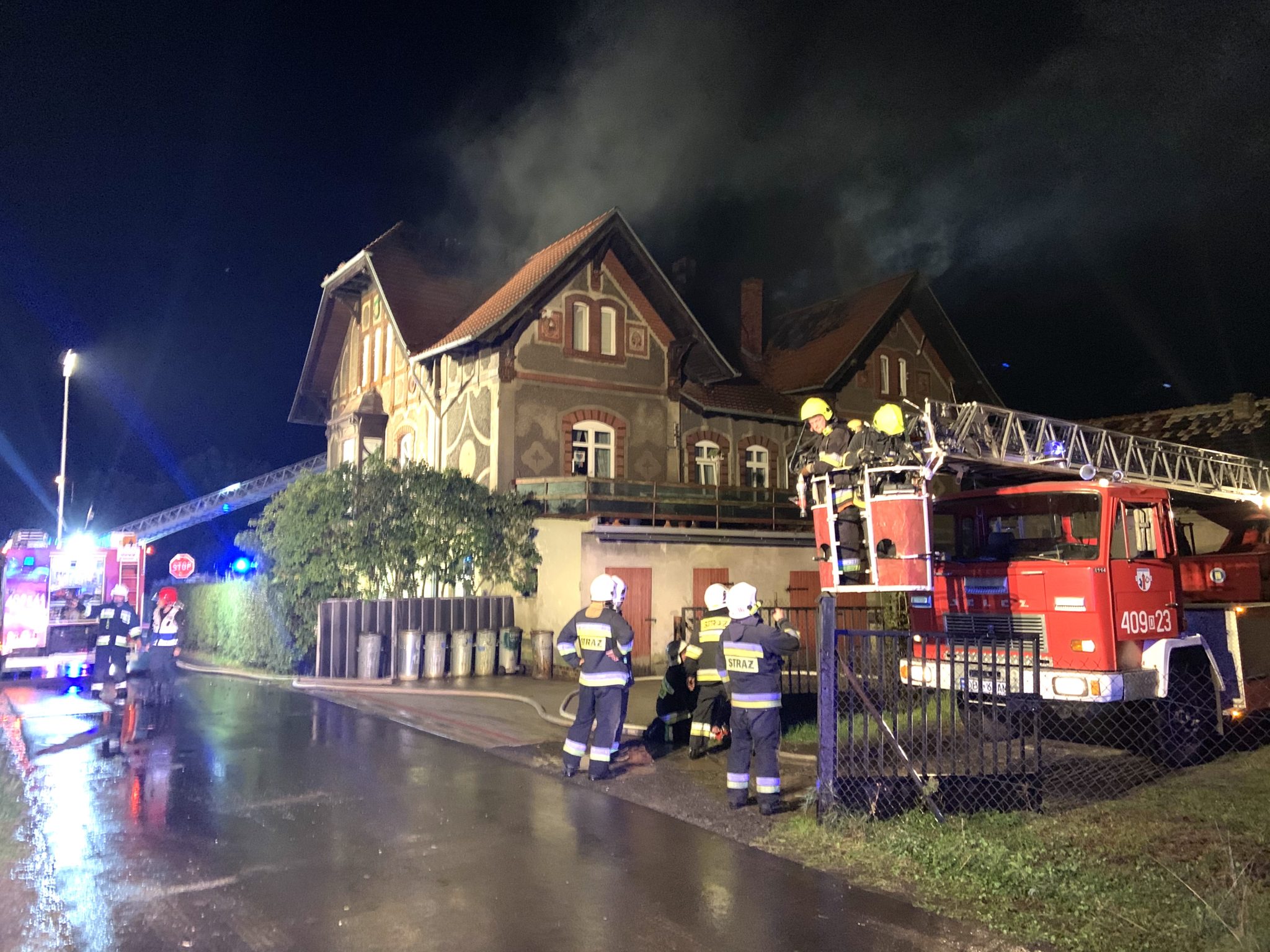Pożar budynku wielorodzinnego w Czernej